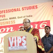 Mr-Arun-Jaitely,-Hon'ble-Minister-for-Finance-&-Corporate-Affairs-delivering-the-Convocation-Address-(1) (1)